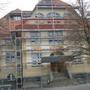 Schulhaus mit Gerst